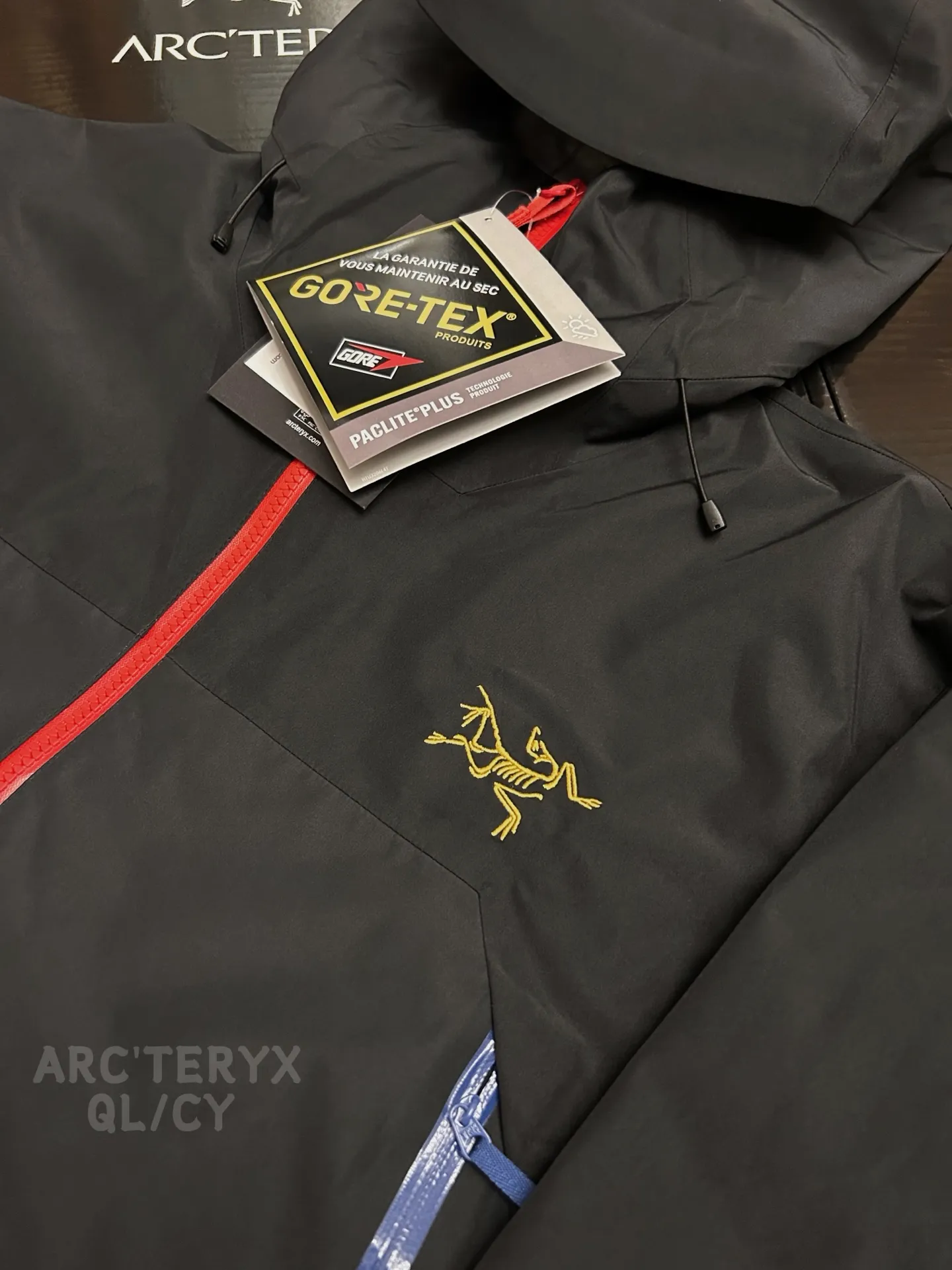 D 10 ARC‘TERYX rush SV GTX • ： Classic RUSH JACKET ，2021 Black ， logo、 Green， 。2025 RUSH JACKET ， ， 。 • ： ， ， ， 。 • ： ， GORE-TEX ， ， 。 • Breathable ： Breathable ， ， ， 。 • ： ， ， ， ， 。 • Wear-Resistant ： Wear-Resistant， ， ， 。 ： Size: S—2XL S 73 118 59 M 75 122 60 L 77 126 61 XL 79 130 62 XXL 81 134 63 , 1-2CM